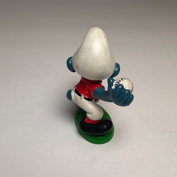Vintage 1983 Schleich Baseball Smurf Pitcher – W. Berrie – Hong Kong – Peyo - Picture 3 of 7